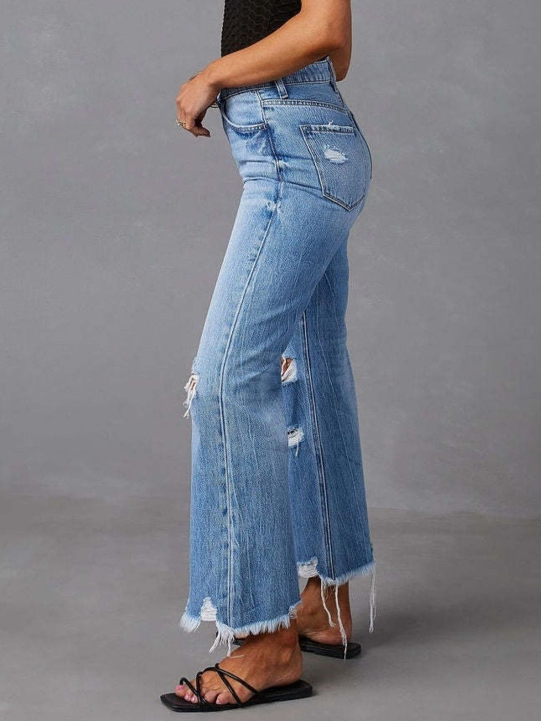 Distressed Raw Hem Flare Jeans - cas7m