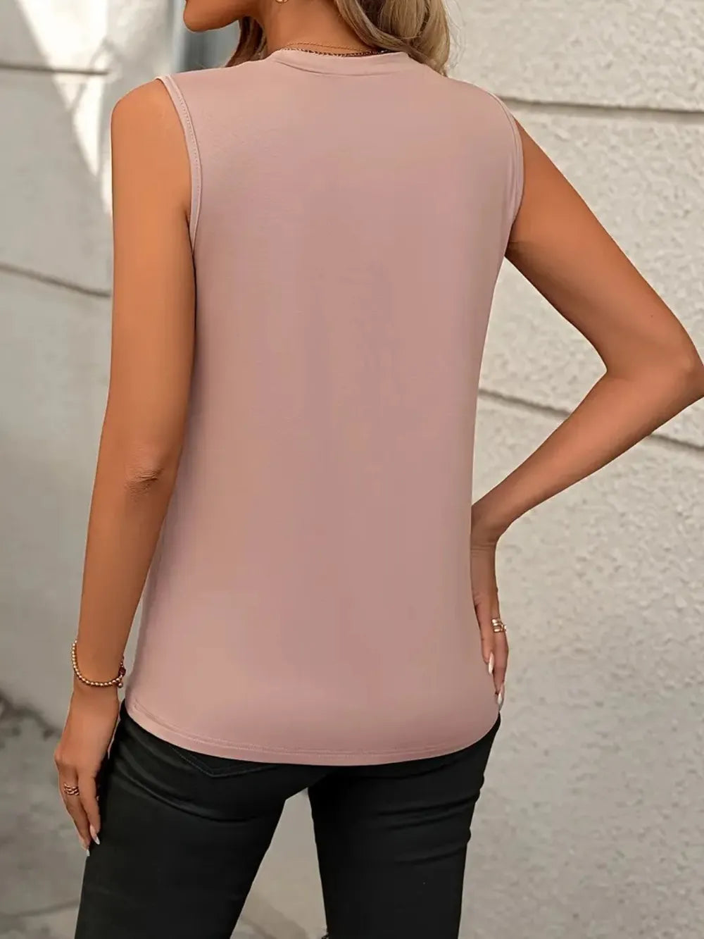 Round Neck Sleeveless Tank - cas7m