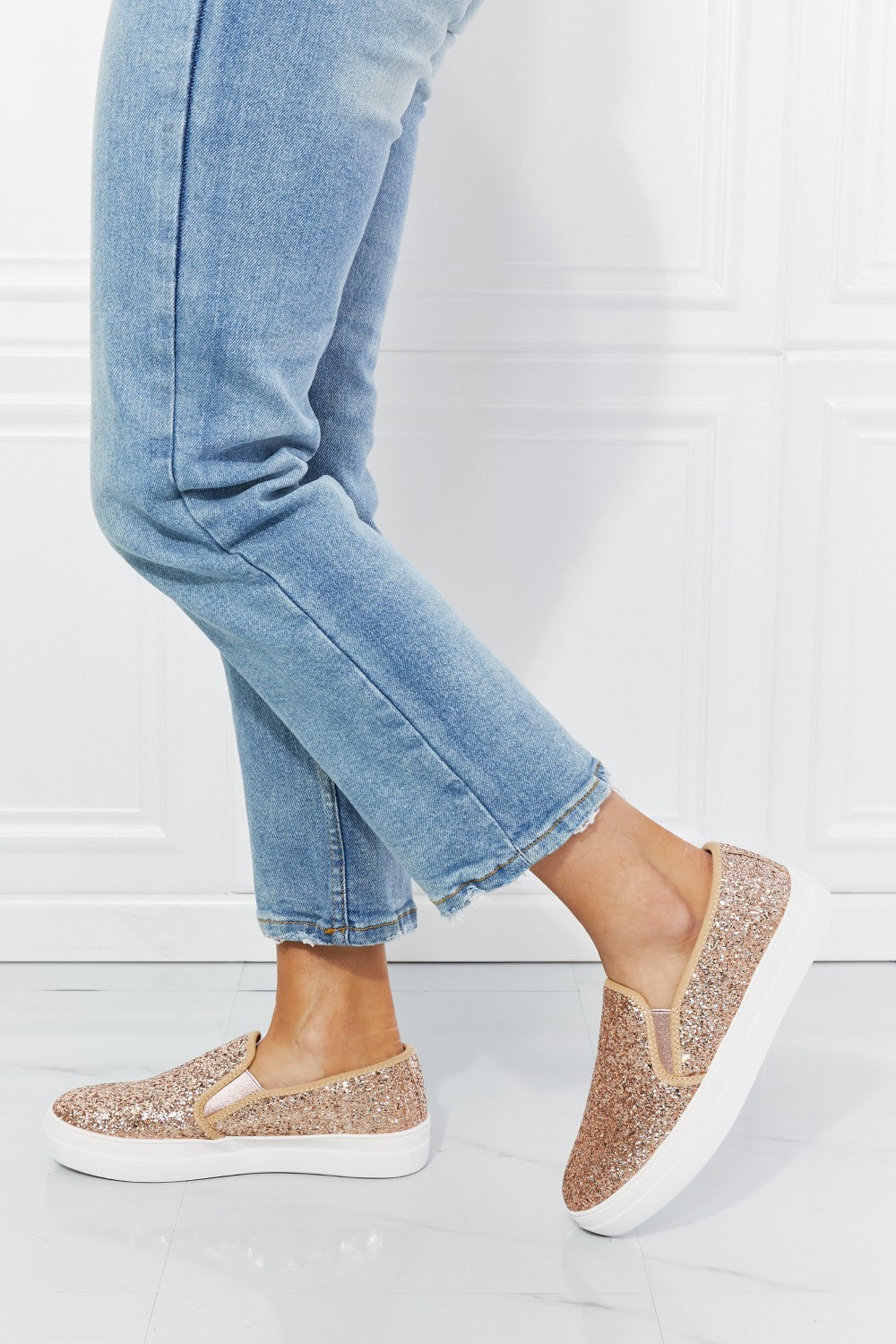 Fortune Dynamic City of Lights Glitter Slip-On Sneaker - cas7m