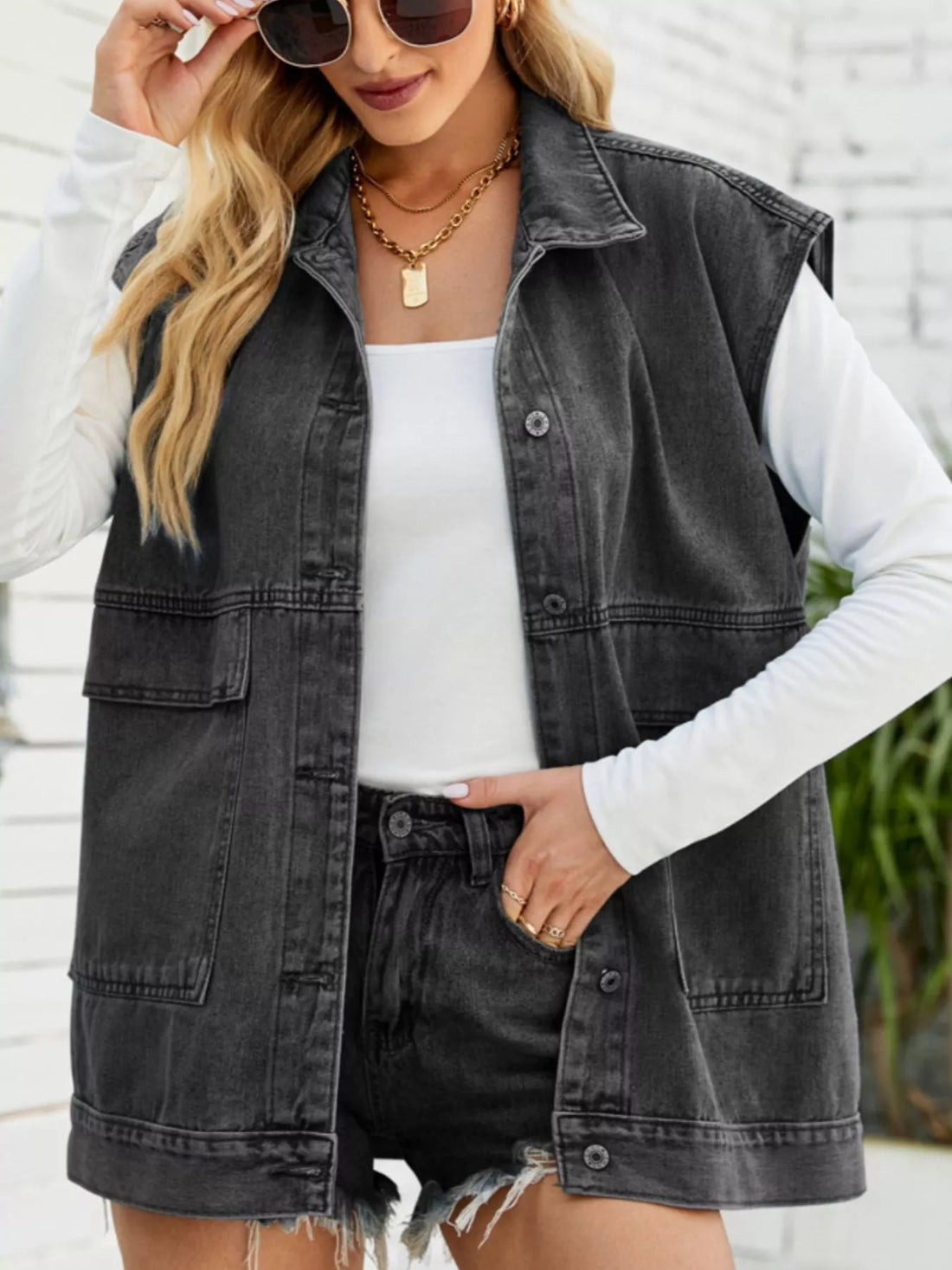 Sleeveless Button-Down Denim Jacket - cas7m