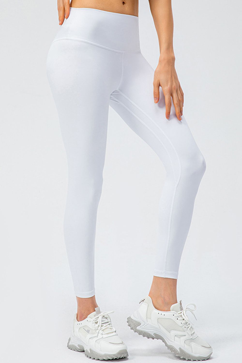 Sporty Breathable Slim Fit Leggings - High Stretch Nylon Blend - cas7m