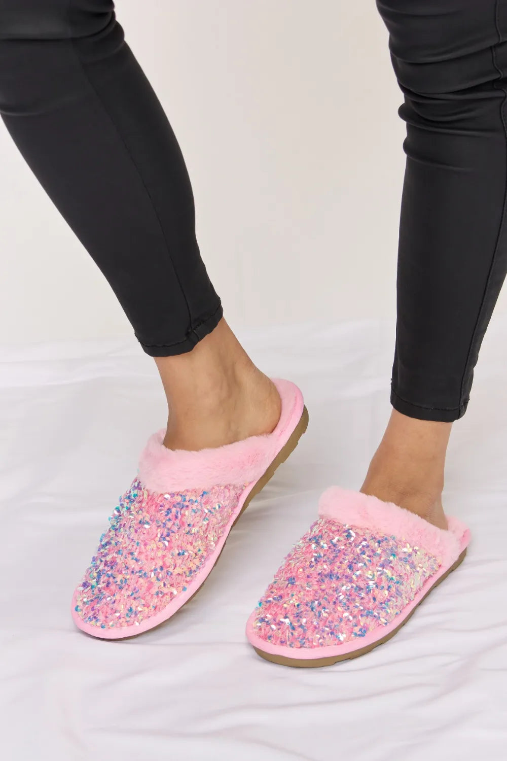 Forever Link Sequin Plush Round Toe Slippers - cas7m