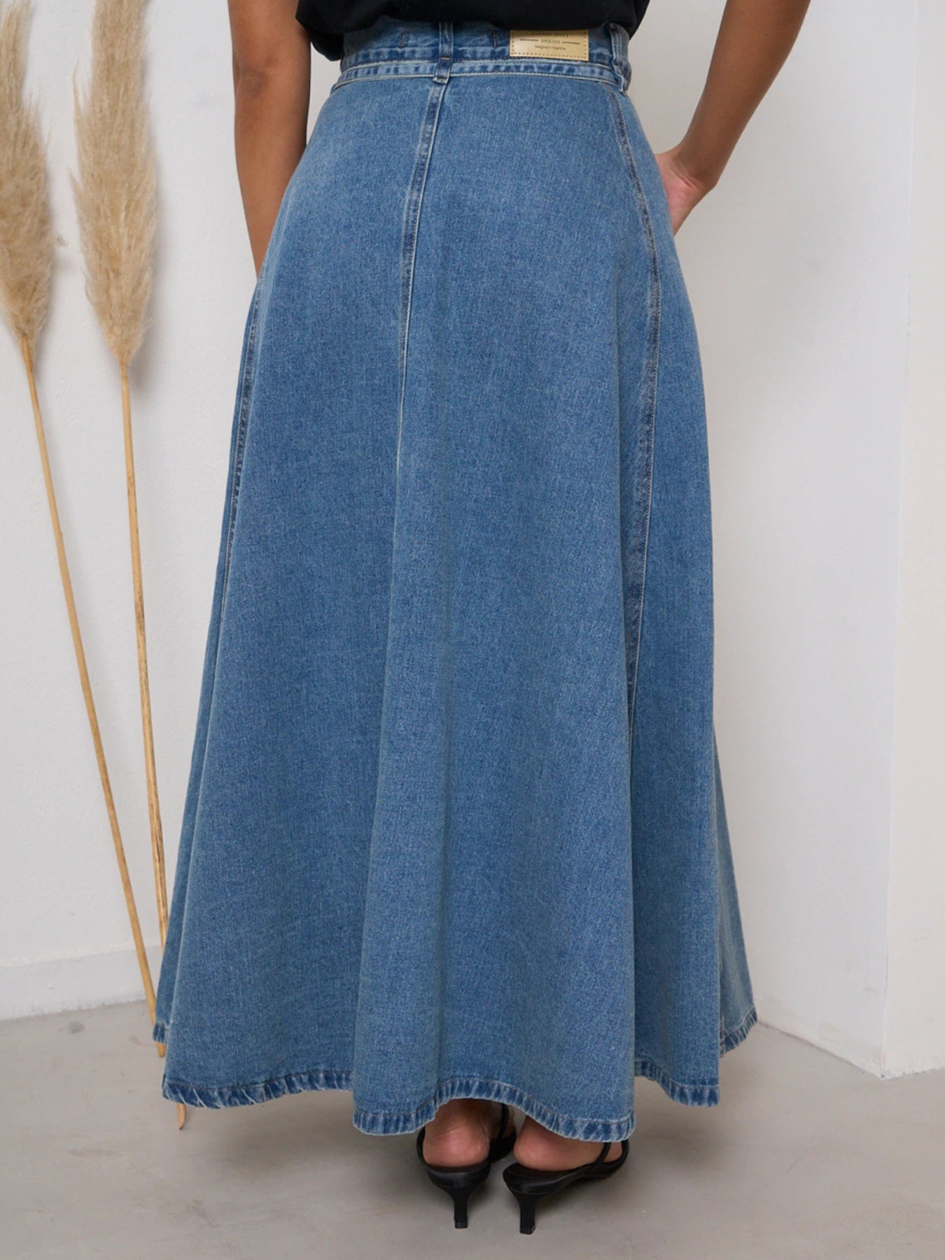 High-Waisted Denim Skirt - cas7m