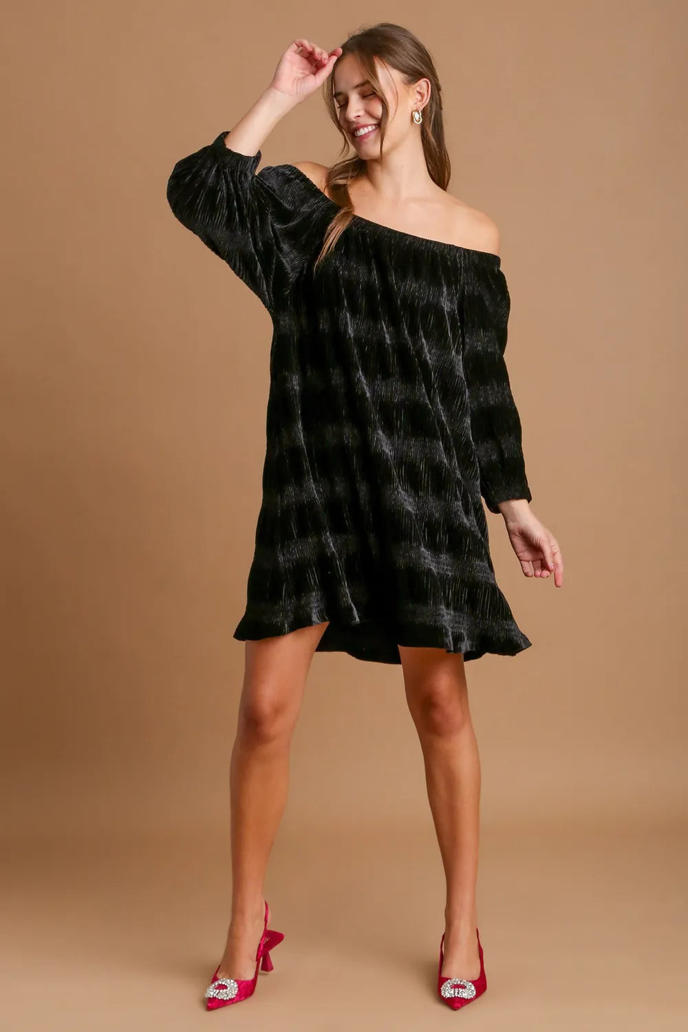 Umgee Off-Shoulder Balloon Sleeve Velvet Mini Dress - cas7m