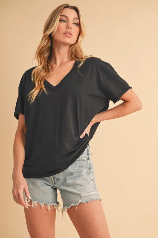 Aemi+Co V-Neck Short Sleeve T-Shirt - cas7m