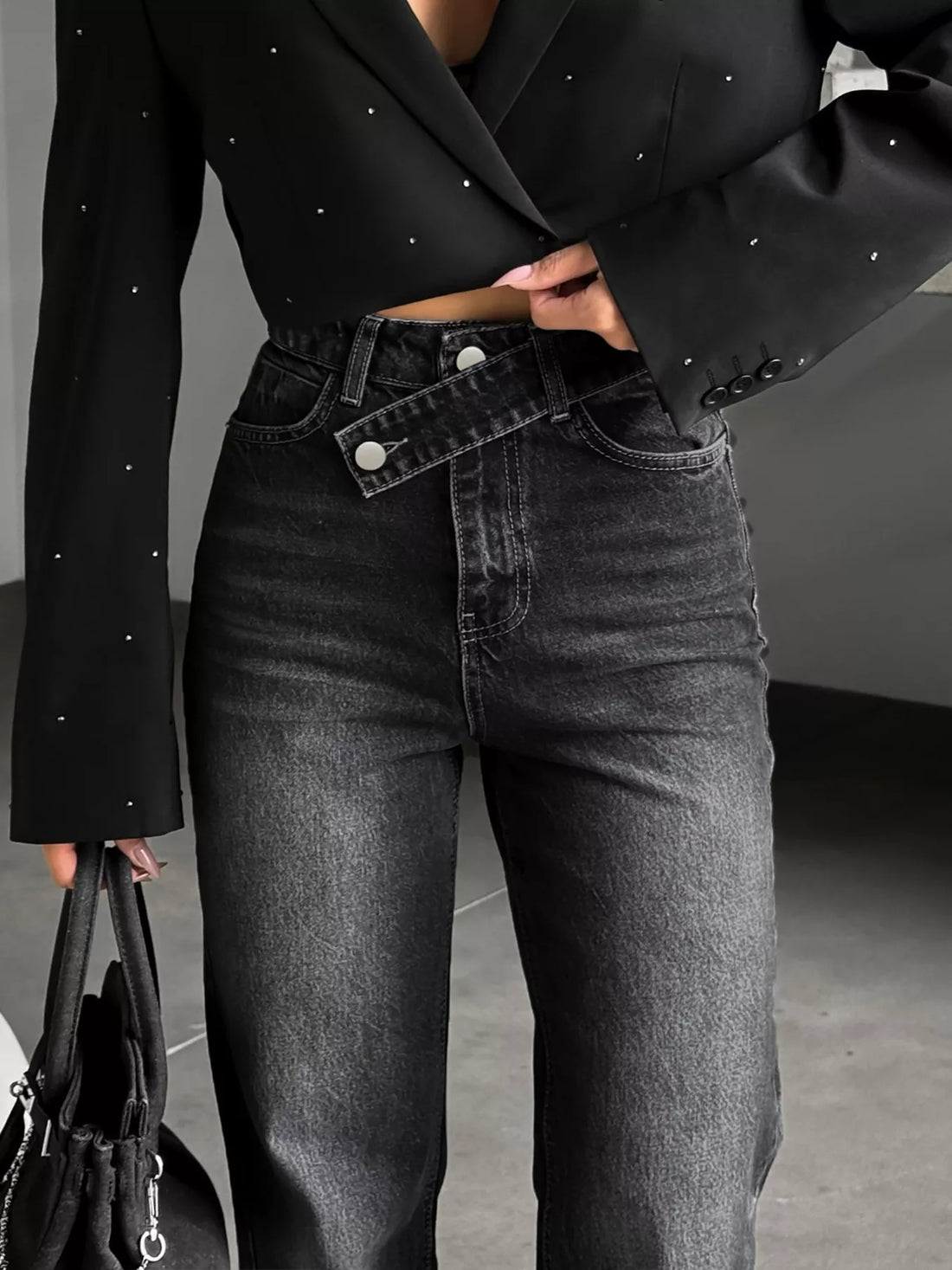 High-Waisted Slit Hem Jeans - cas7m