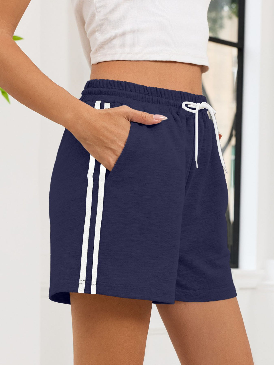 Striped Trim Drawstring Shorts - cas7m