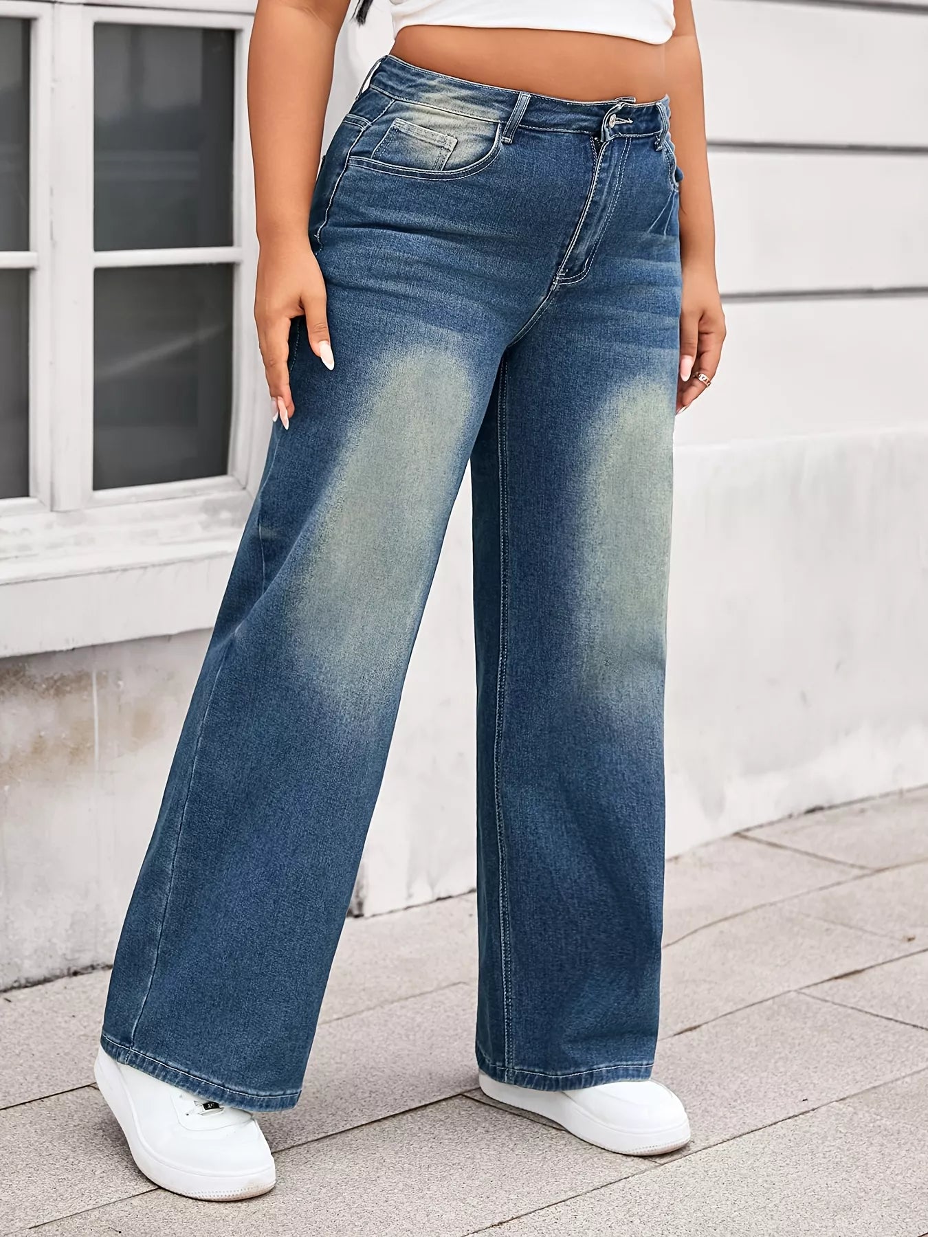 Plus Size Vintage Wash Wide Leg Jeans - cas7m