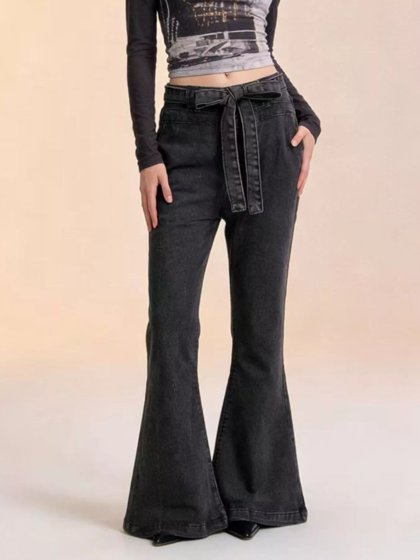 Bow-Tie High-Waisted Flare Jeans - cas7m