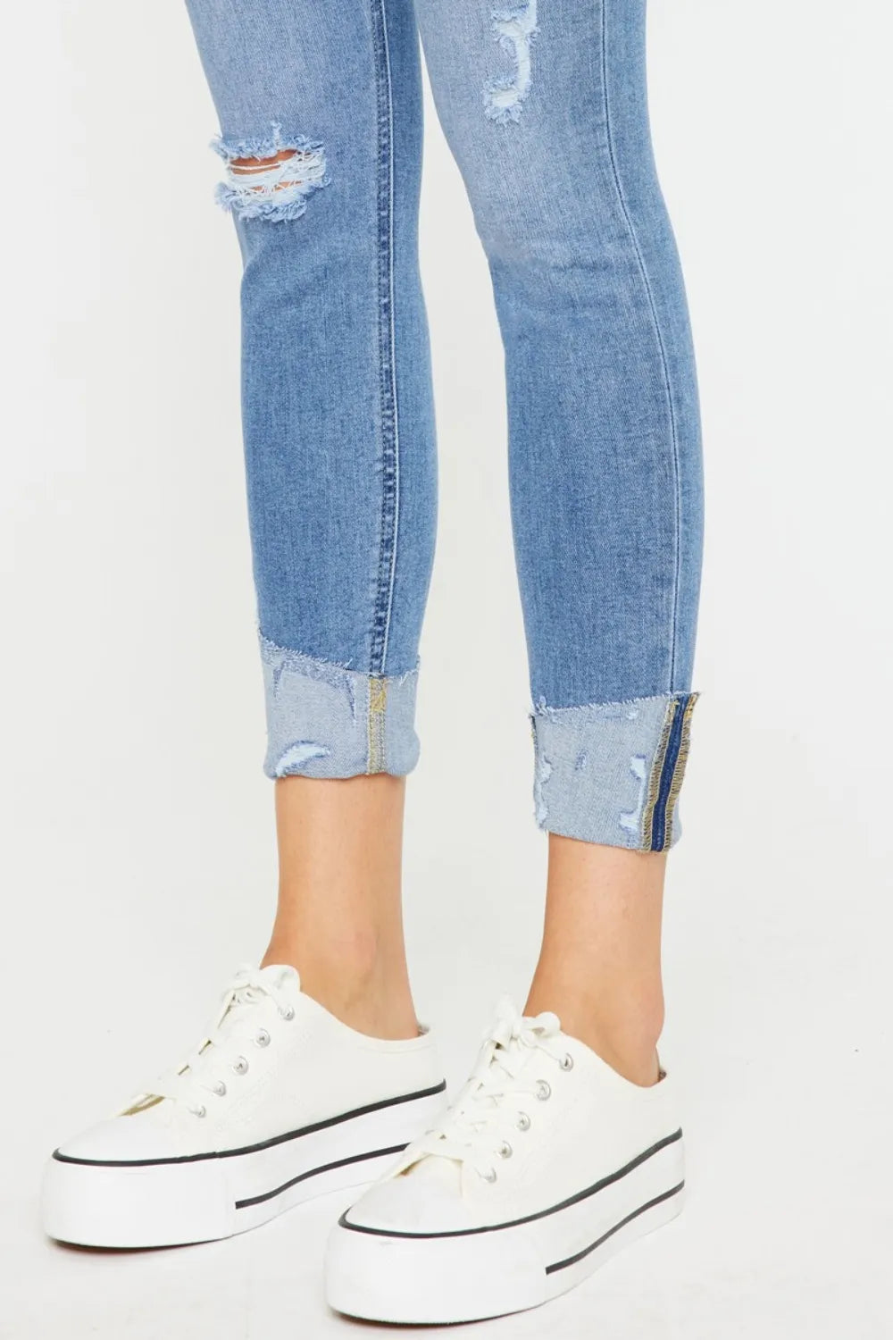 Kancan Distressed Cat's Whiskers Button Fly Jeans - cas7m