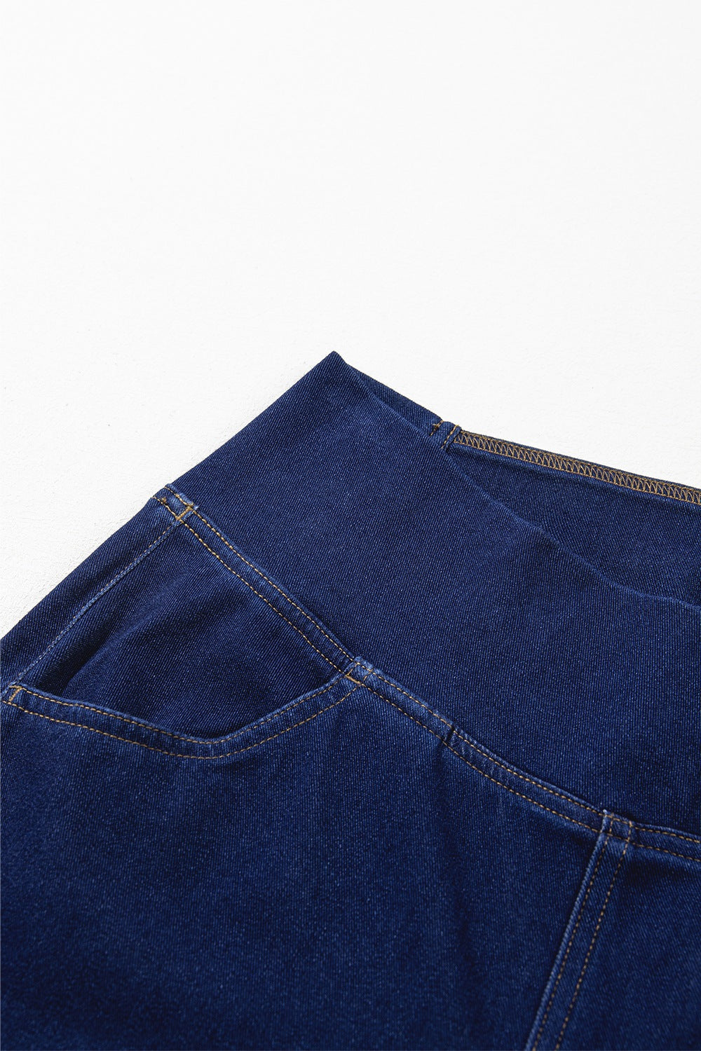 High-Waisted Flare Jeans - cas7m