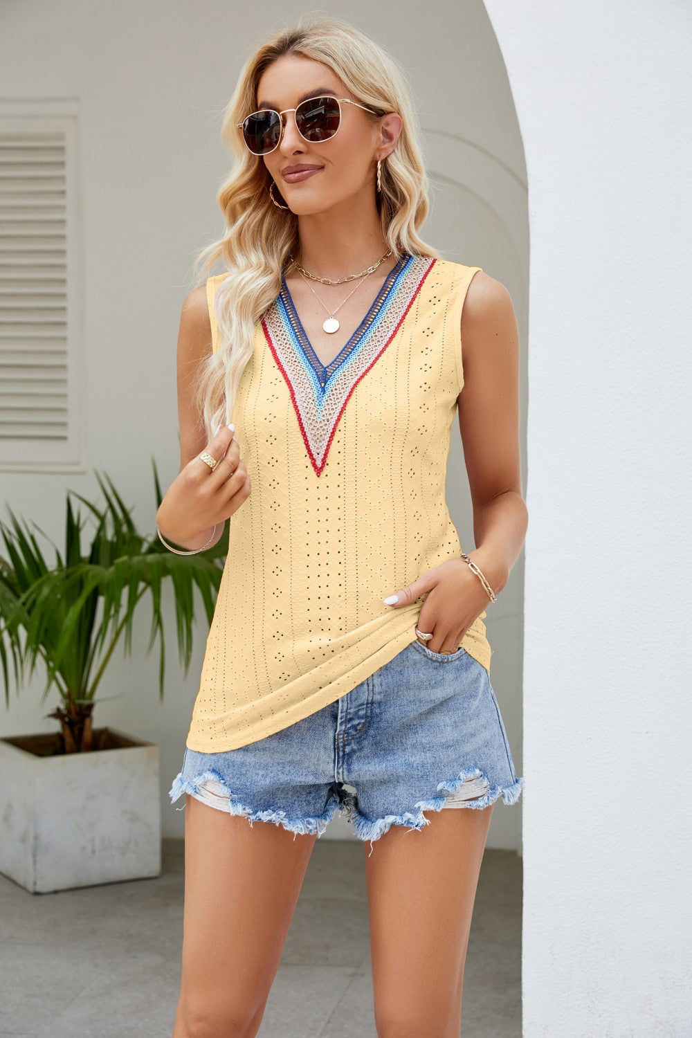 Contrast V-Neck Eyelet Tank - cas7m