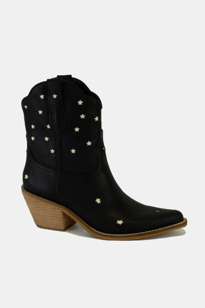 Beast Fashion Faux Leather Star-Shaped Cutouts Point Toe Boots - cas7m