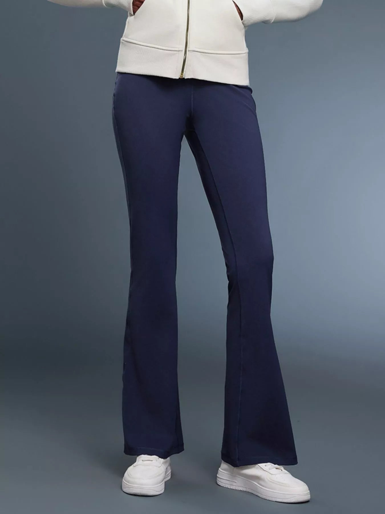 High-Waisted Flare Active Pants - cas7m