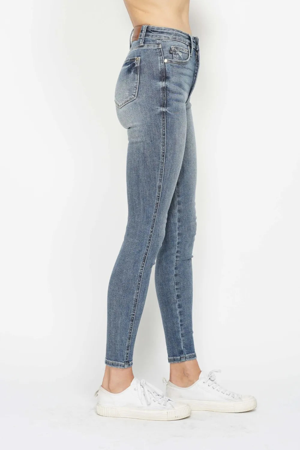 Judy Blue Full Size Tummy Control Contrast Wash Skinny Jeans - cas7m