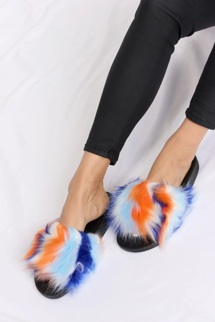Forever Link Plush Open-Toe Sandals - cas7m