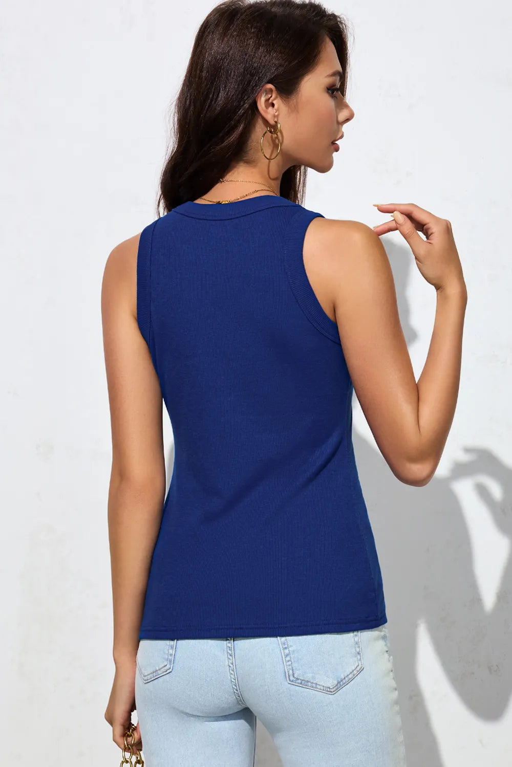 Solid Round Neck Tank - cas7m