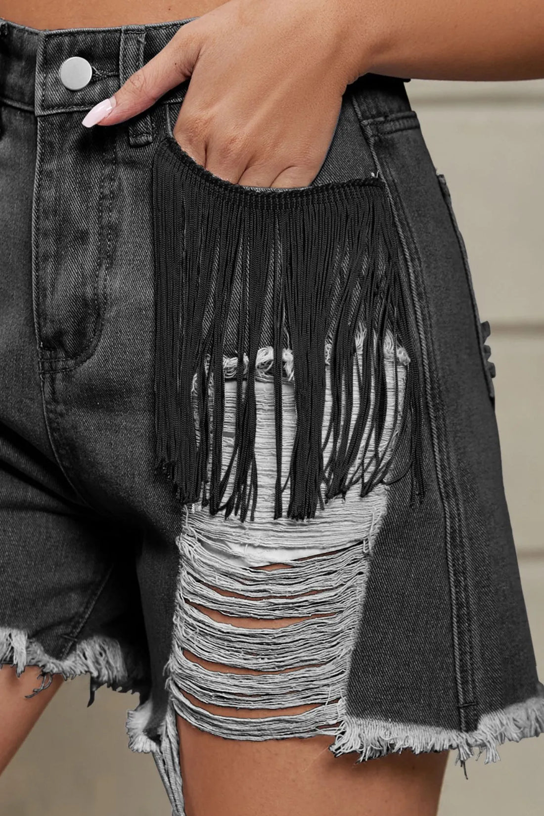 Distressed Fringe Denim Shorts - cas7m