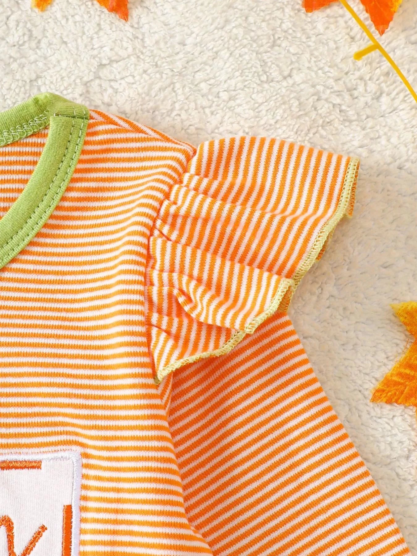 Children's Christmas-Themed Striped Snapped Legs Jumpsuit - cas7m