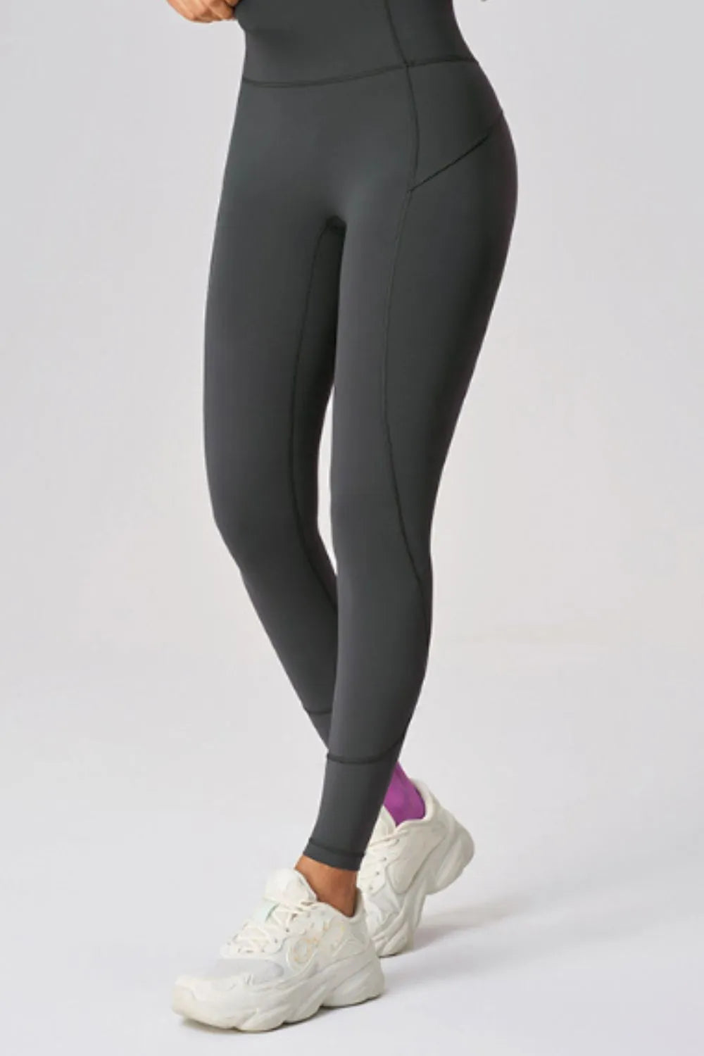 Pocket-Friendly Stretchy Nylon-Spandex Leggings - cas7m