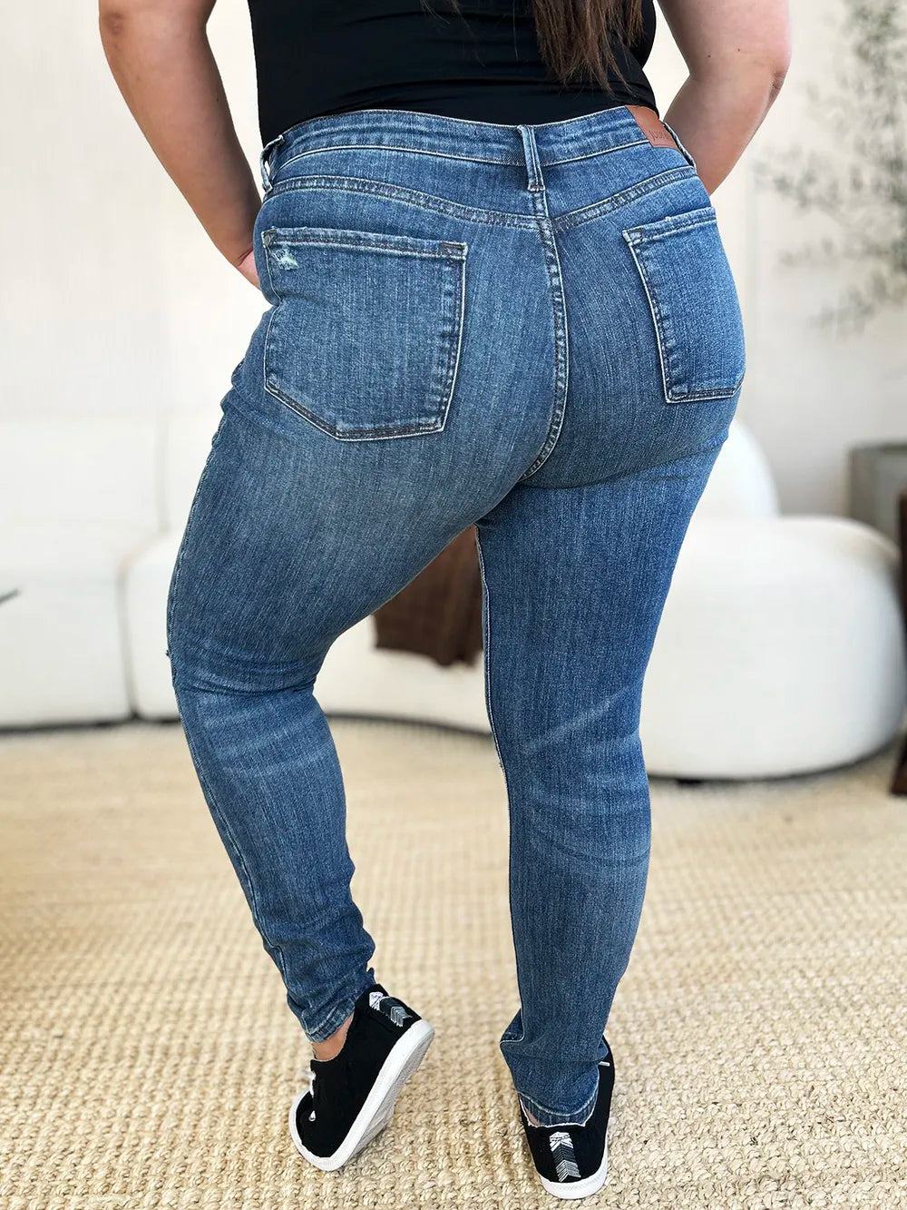 Judy Blue Full Size Mid Waist Distressed Slim Jeans - cas7m