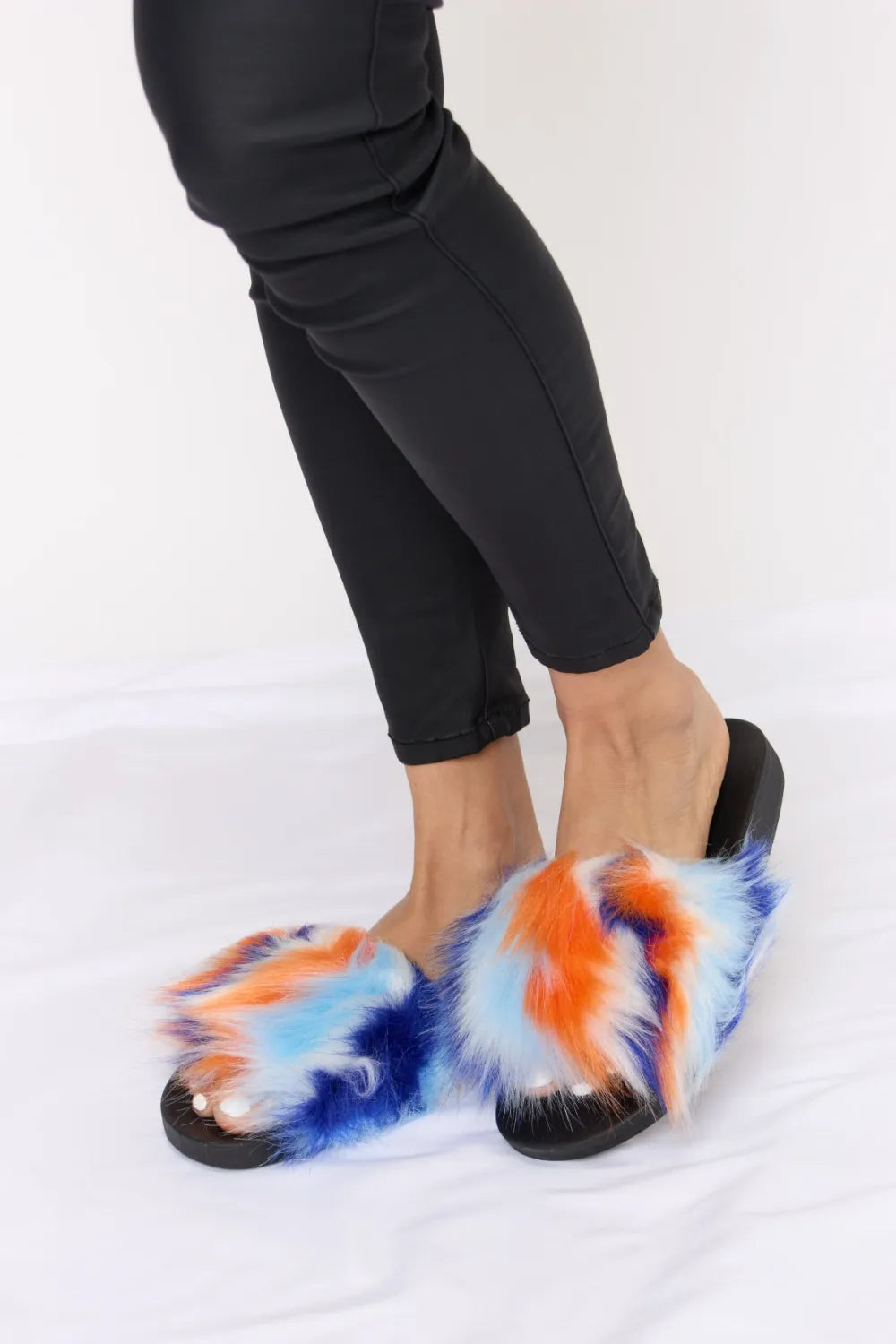 Forever Link Plush Open-Toe Sandals - cas7m