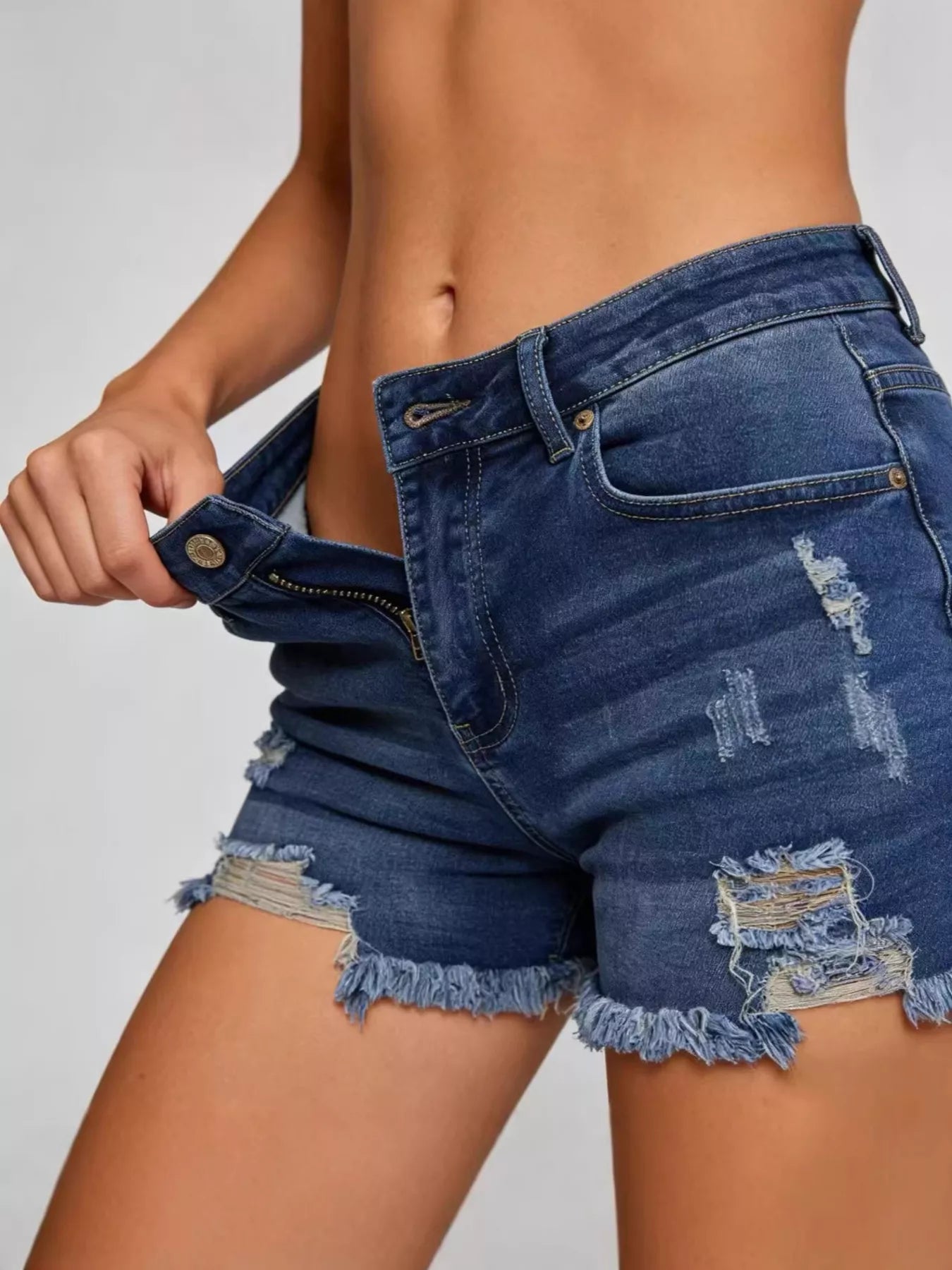 Distressed Frayed Hem Denim Shorts - cas7m
