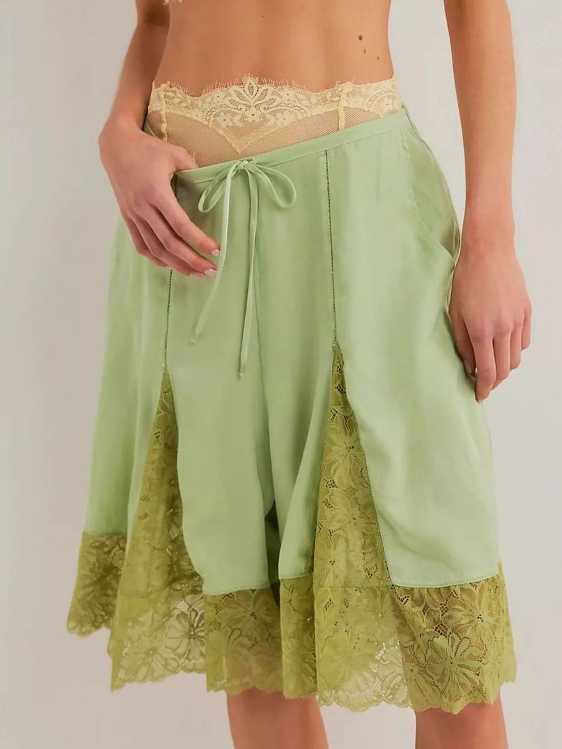 Lace Detail Shorts - cas7m
