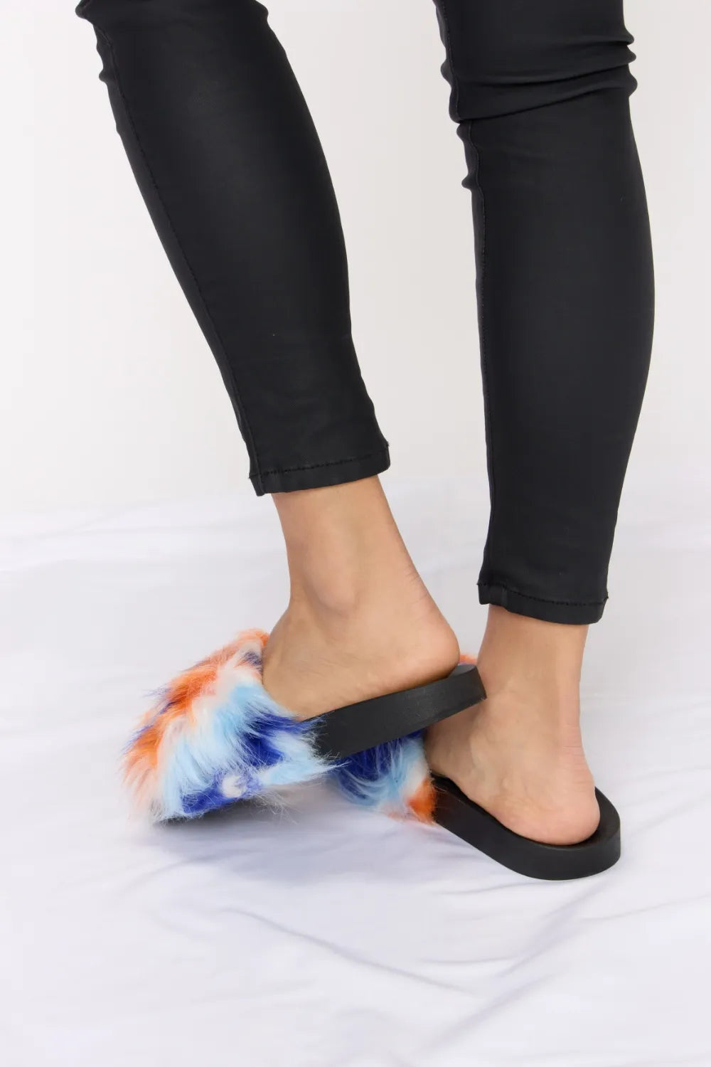 Forever Link Plush Open-Toe Sandals - cas7m