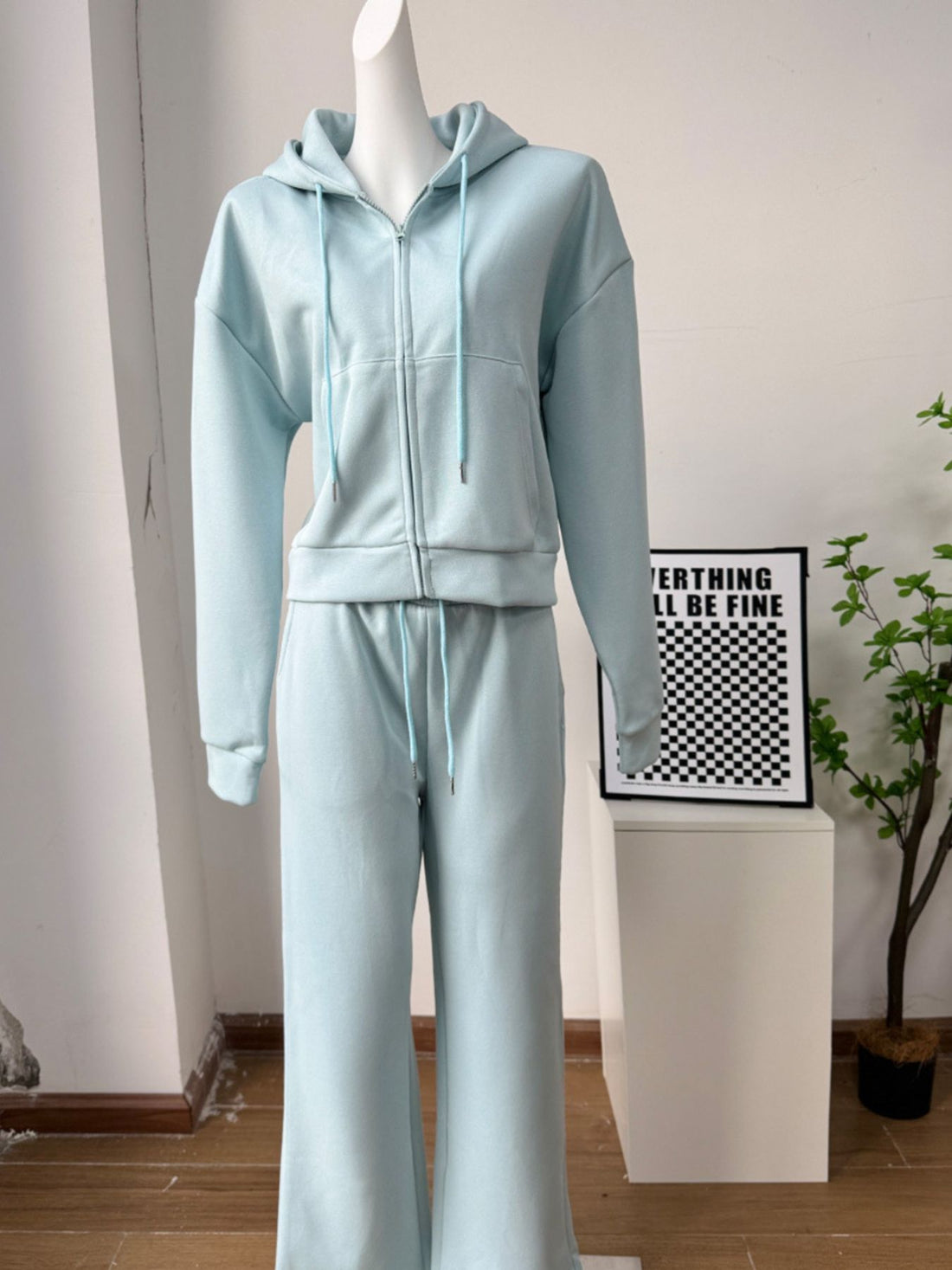 Zip-Up Hoodie and Sweatpants Set - cas7m