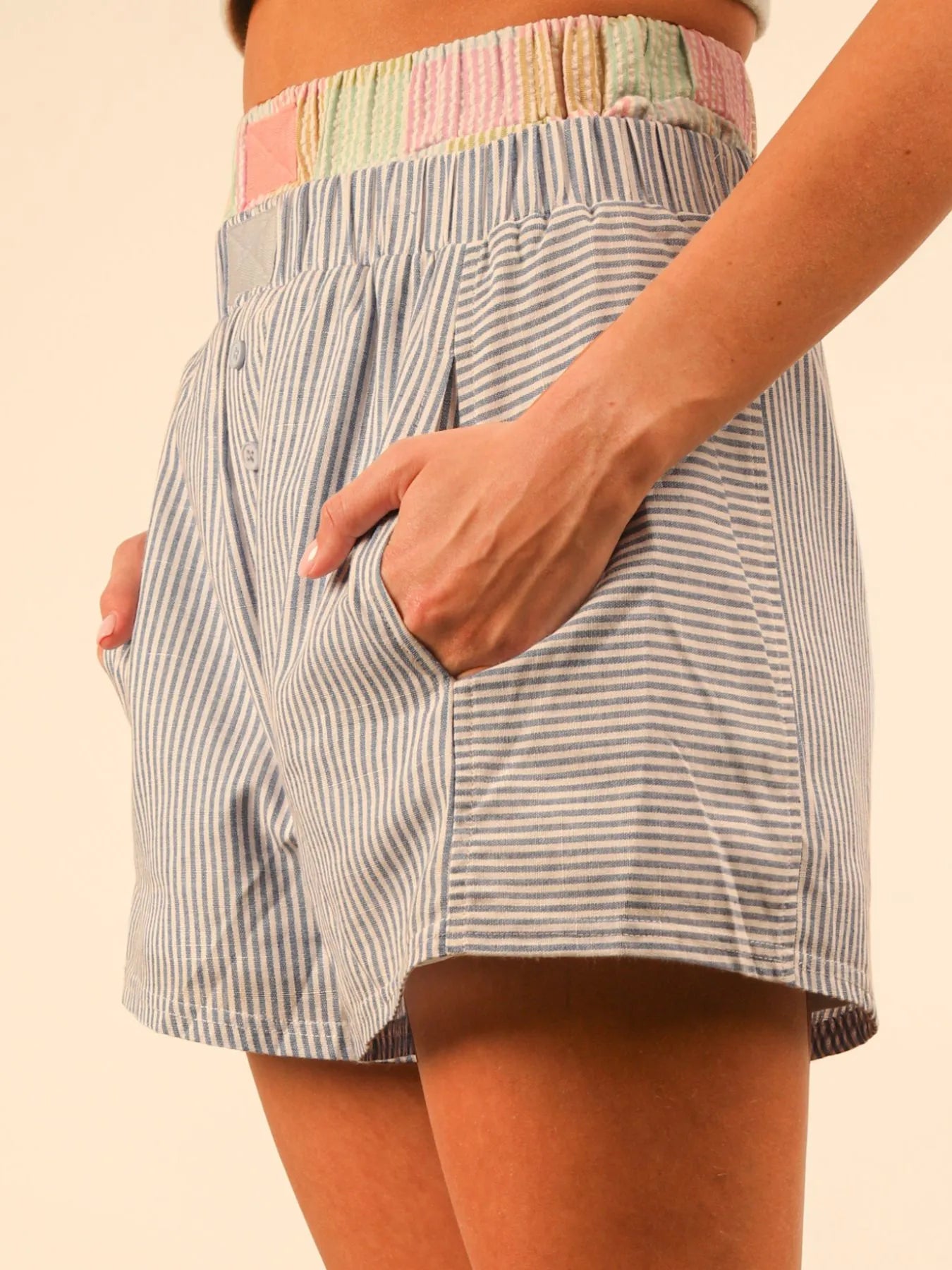 Striped High-Waist Shorts - cas7m
