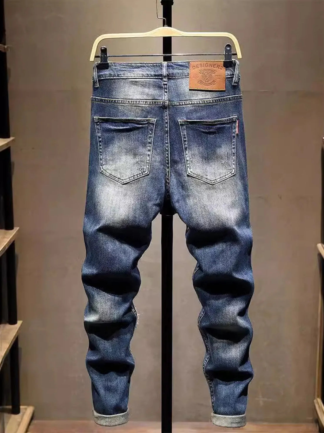 Men's Distressed Embroidered Jeans - cas7m
