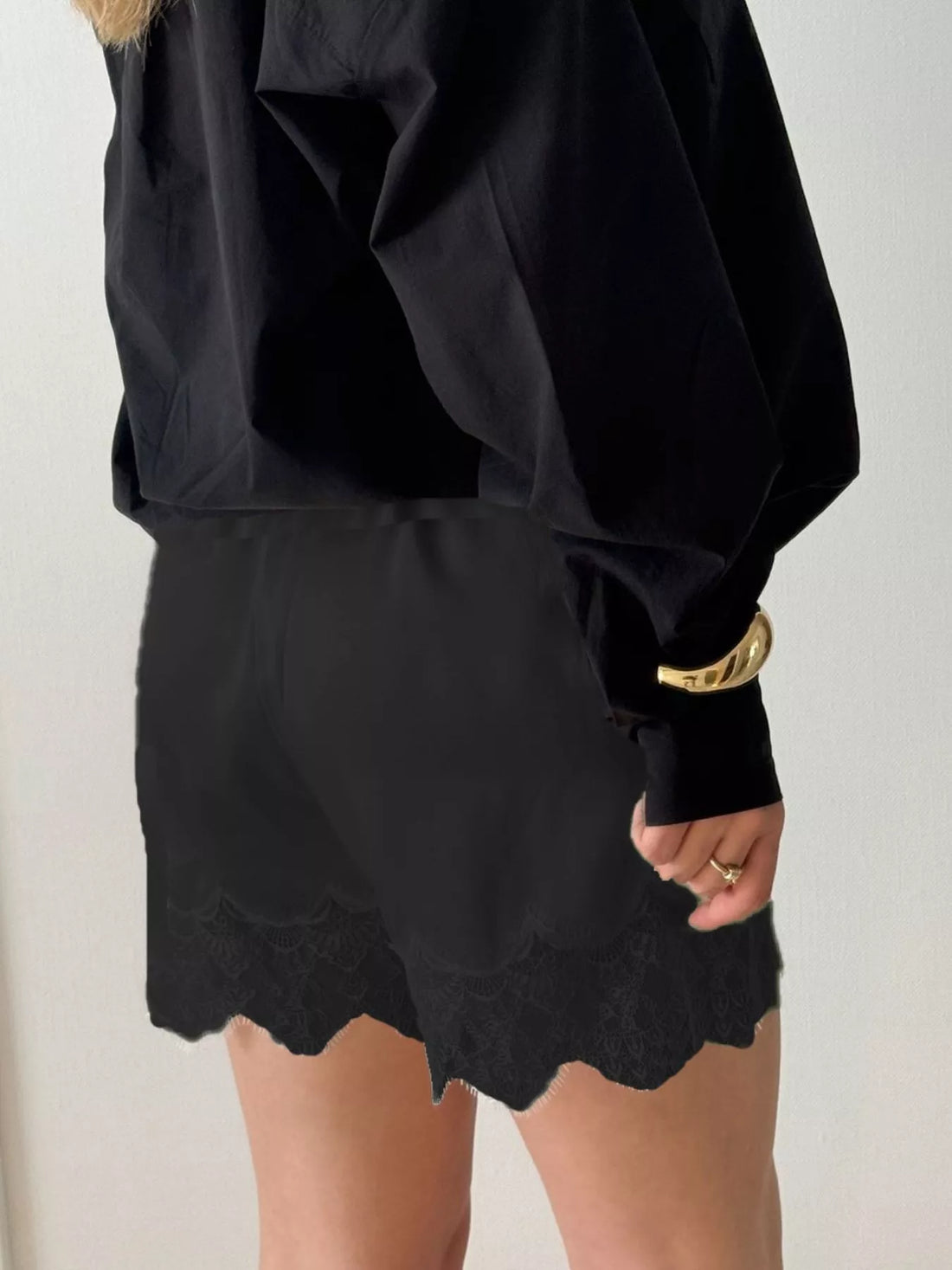 Lace Trim Elastic Waist Shorts - cas7m