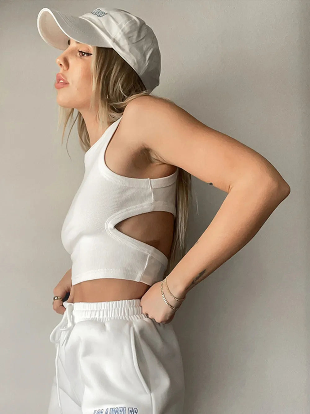 Cutout Round Neck Tank - cas7m