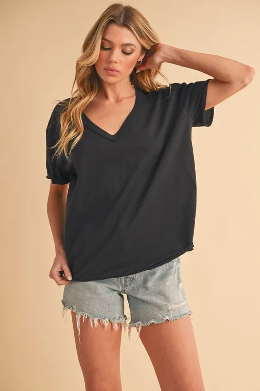 Aemi+Co V-Neck Short Sleeve T-Shirt - cas7m
