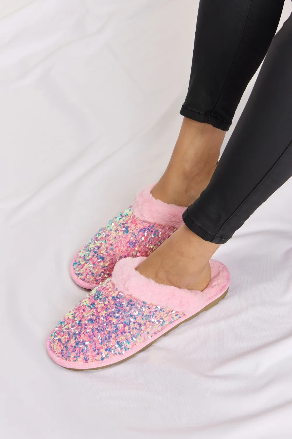 Forever Link Sequin Plush Round Toe Slippers - cas7m