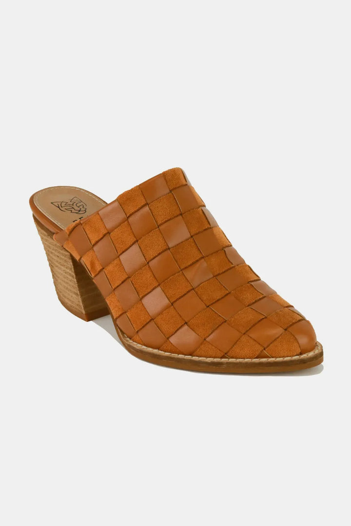 Beast Fashion Woven Checkerboard Block Heel Mule Shoes - cas7m