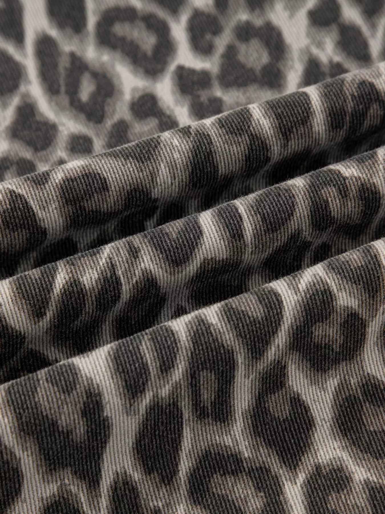Leopard Straight Loose Leg Jeans - cas7m