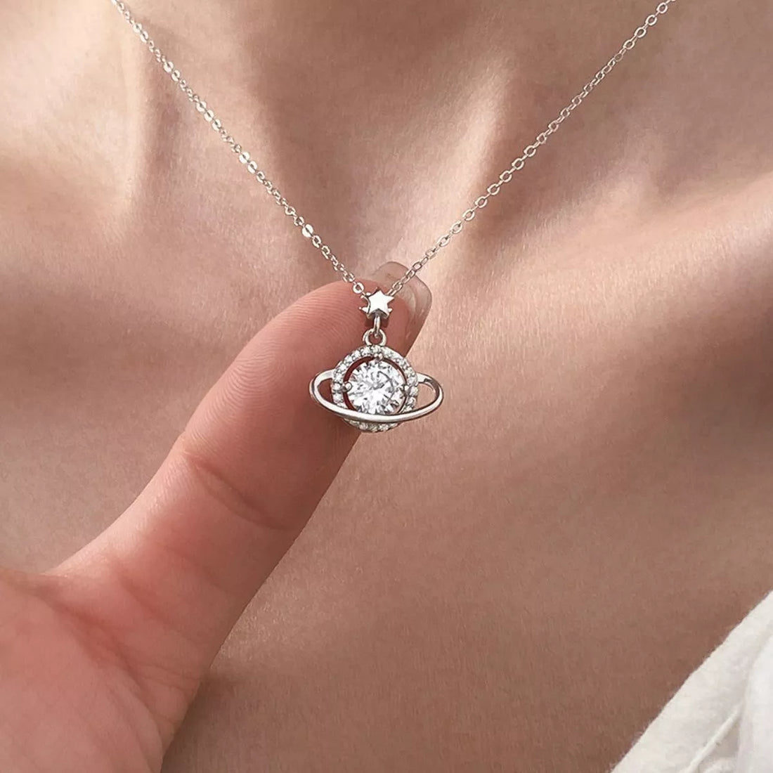 1 Carat 925 Sterling Silver Moissanite Planet Pendant Necklace - cas7m