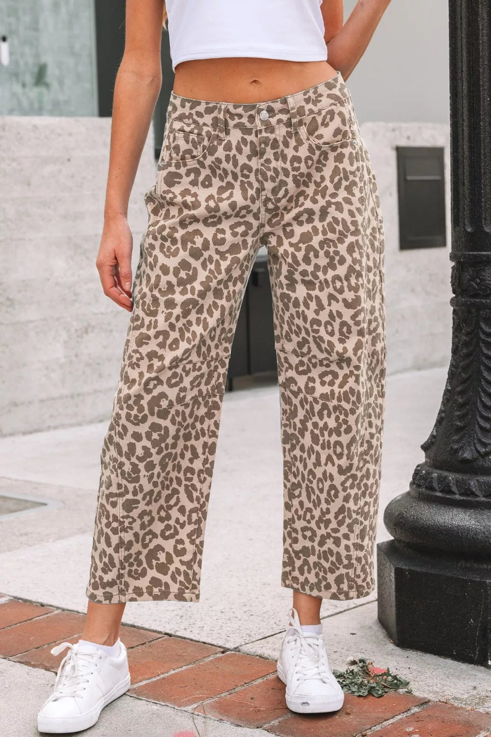 Leopard Print High-Waisted Cropped Jeans - cas7m