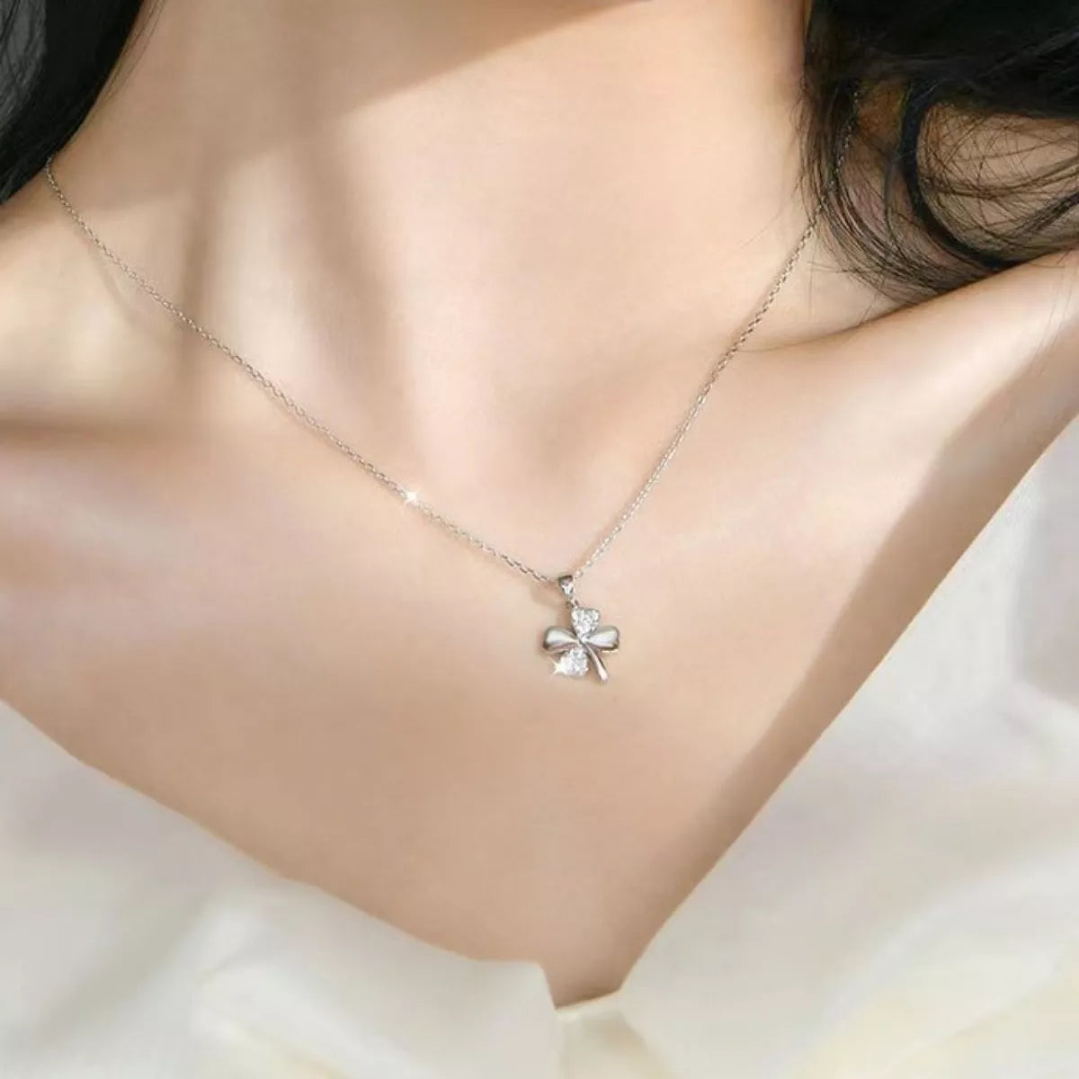 925 Sterling Silver Zircon Clover Pendant Necklace - cas7m