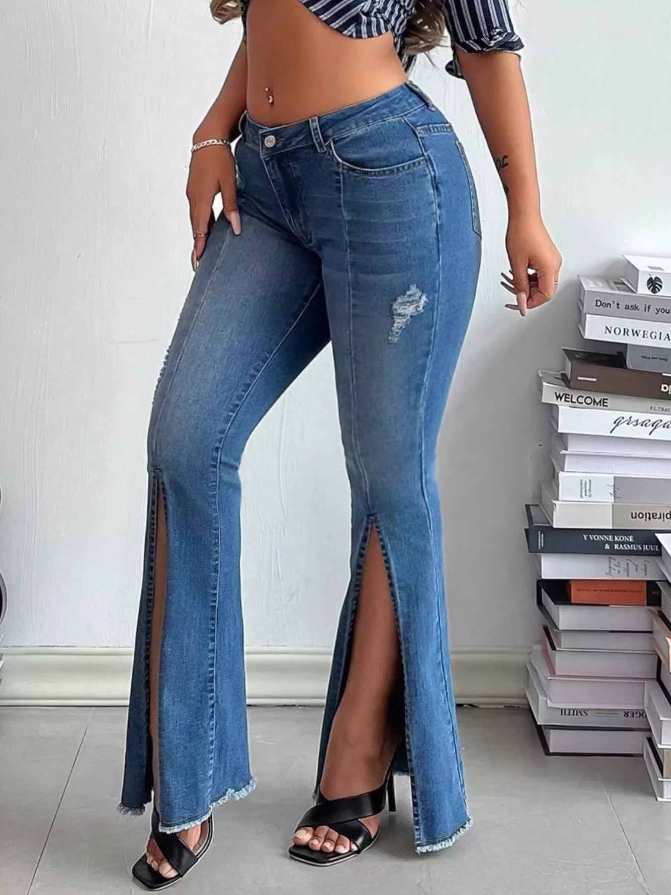 Distressed Slit Flare Jeans - cas7m