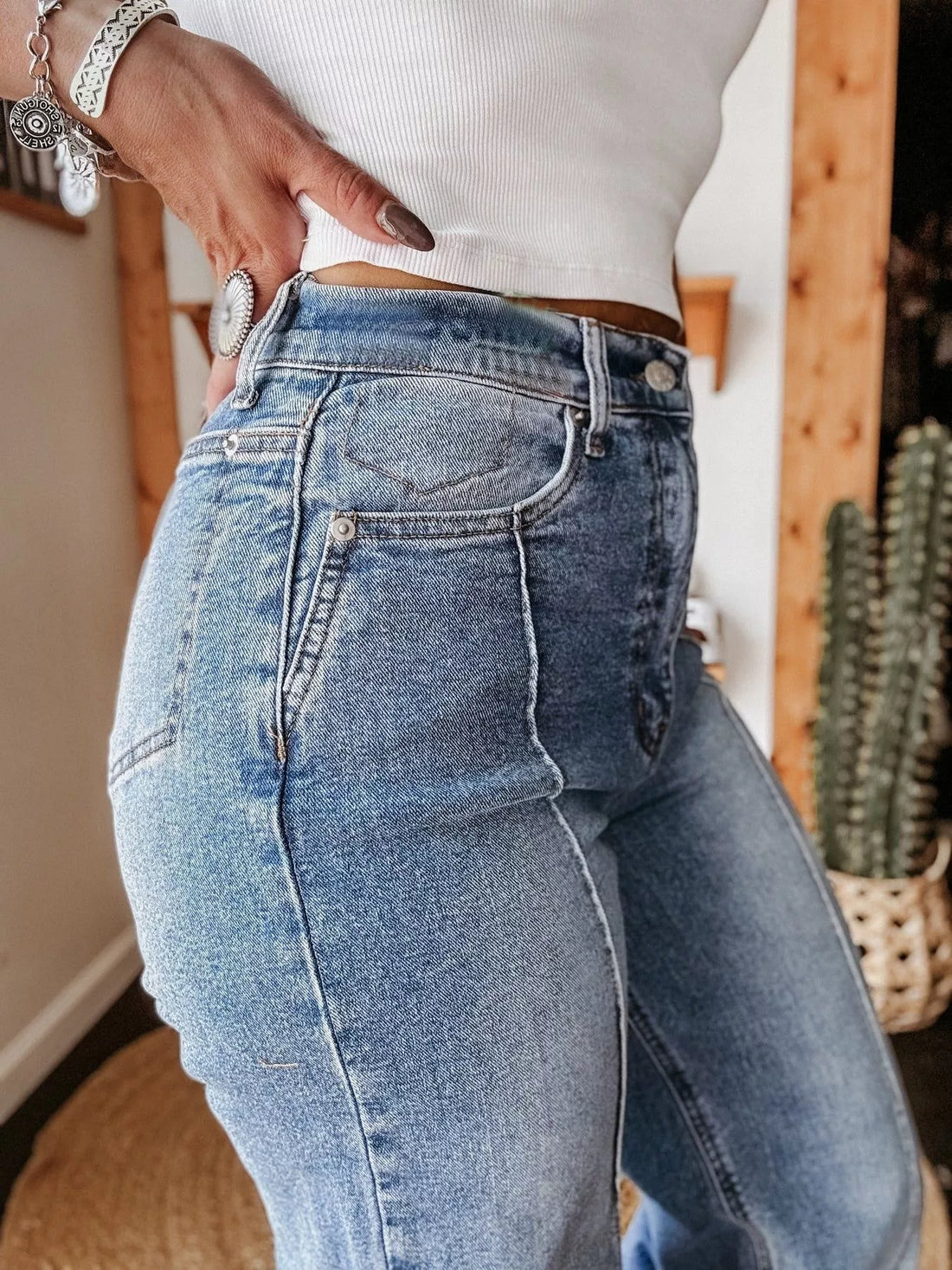 High-Waisted Wide Leg Cuffed Jeans - cas7m