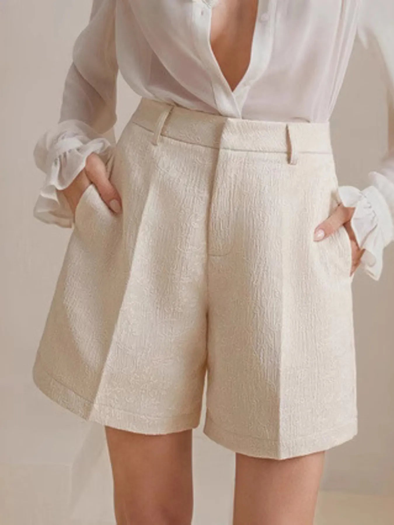 High-Waist Textured Shorts - cas7m