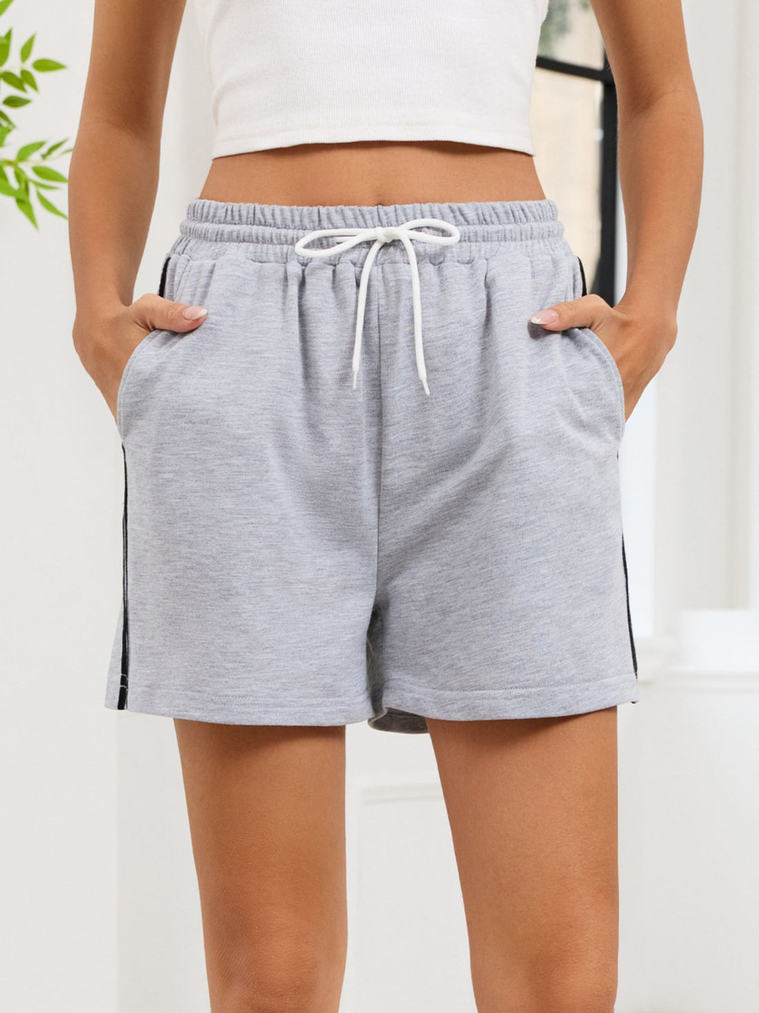 Striped Trim Drawstring Shorts - cas7m