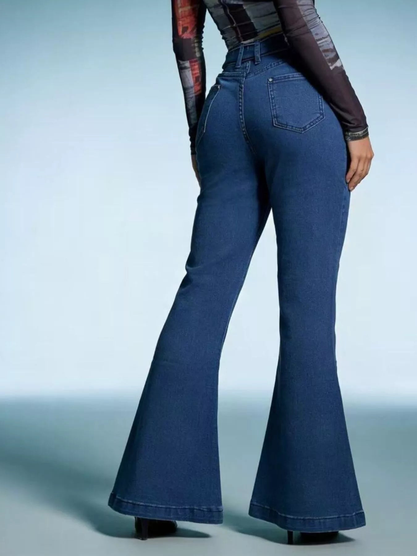 Bow-Tie High-Waisted Flare Jeans - cas7m