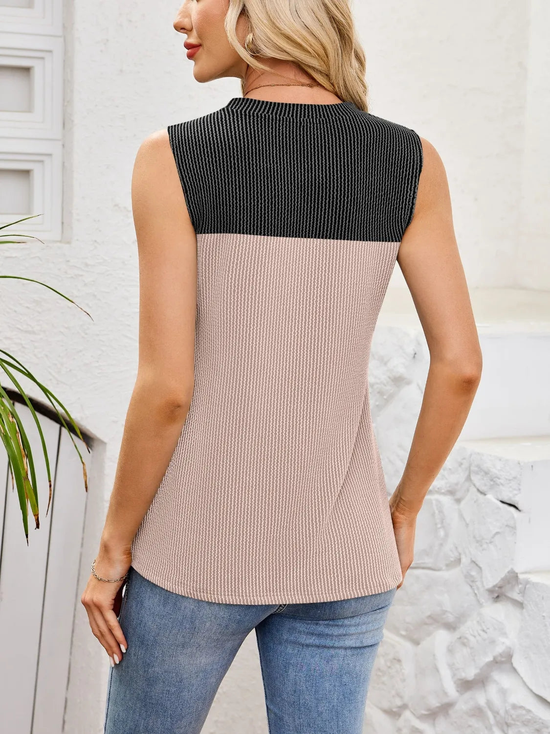 Textured Round Neck Tank - cas7m