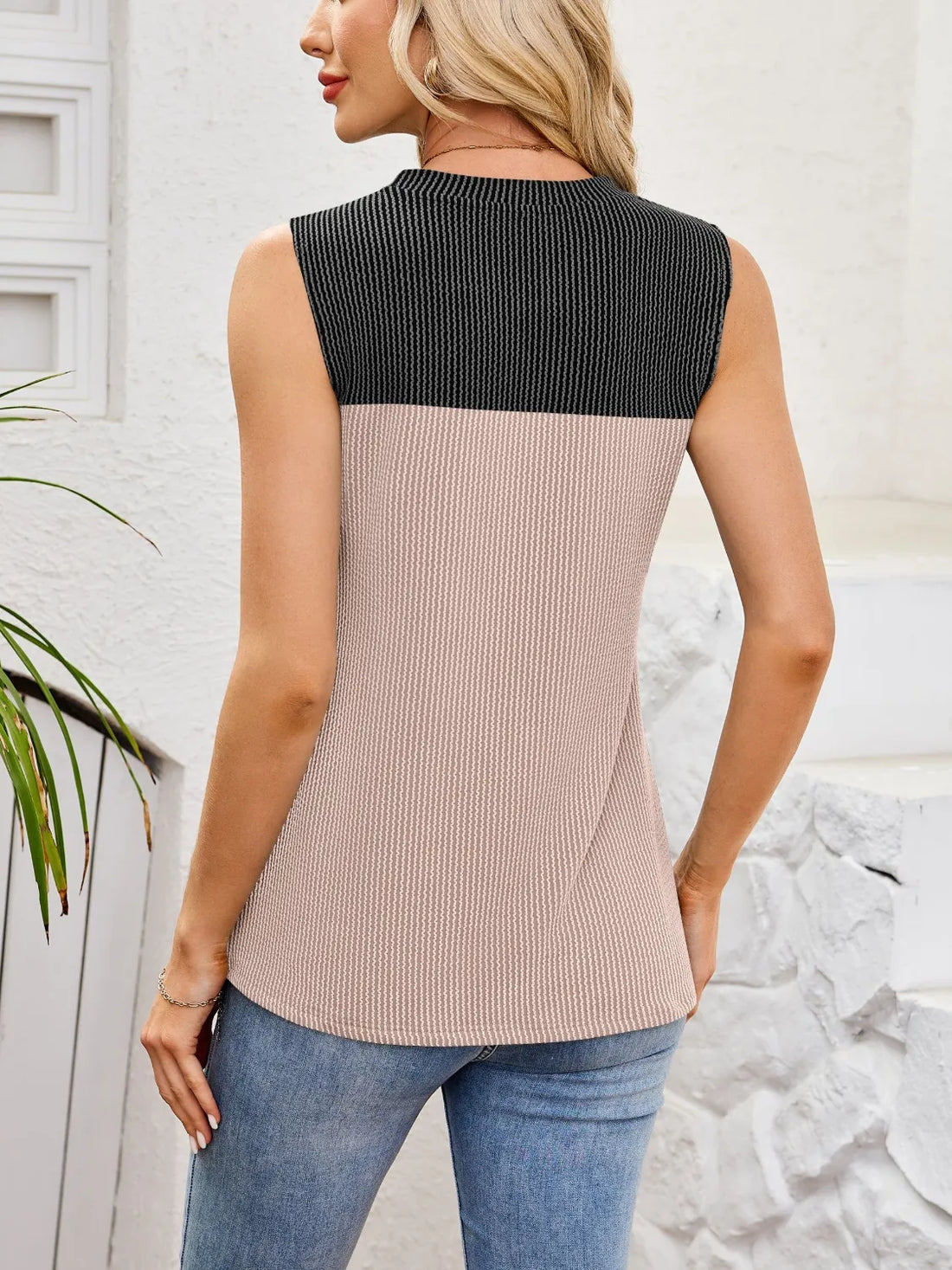 Textured Round Neck Tank - cas7m
