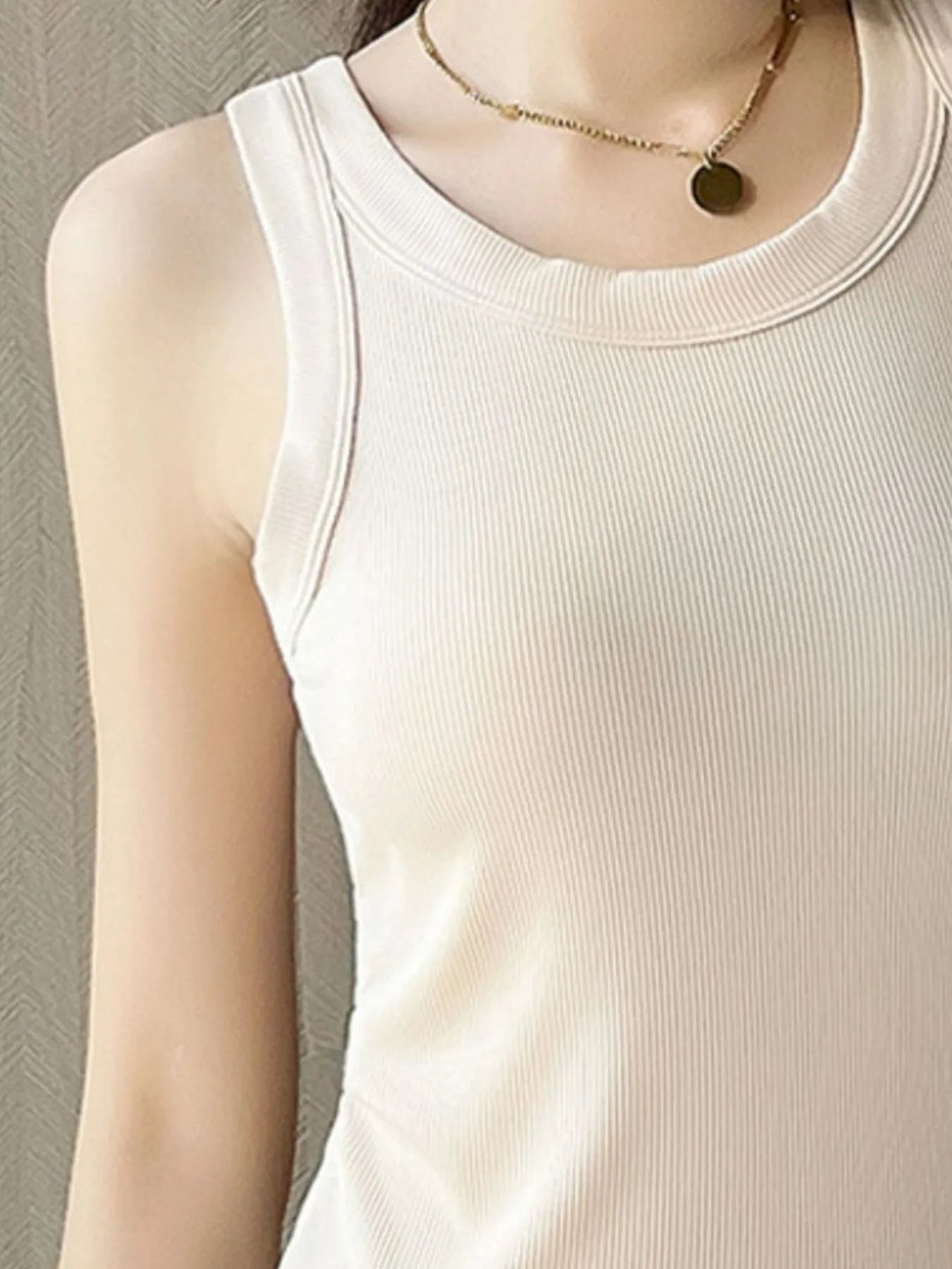 Scoop Neck Tank Top - cas7m