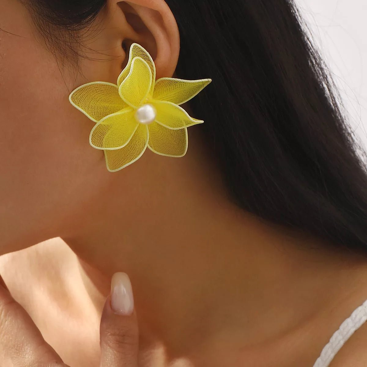 Flower Pearl Stud Earrings - cas7m